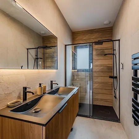 Pinea Climatisée Avec Piscine Privée Chauffée Villa